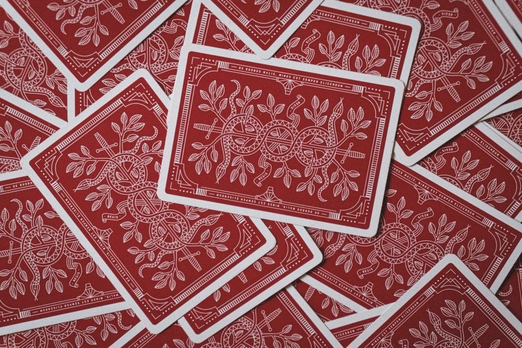 jeu de cartes rouge