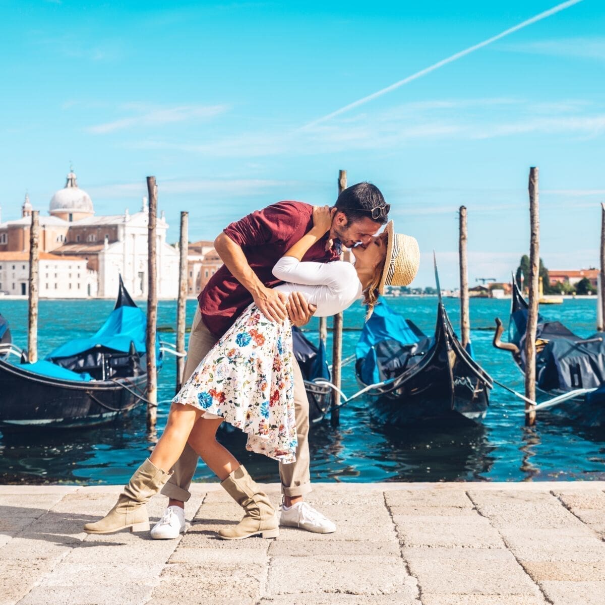 explorez le concept de l'amour idéalisé, une vision romantique et souvent embellie des relations amoureuses. découvrez les nuances entre réalité et rêve, et comment cette quête d'un amour parfait influence nos attentes et notre bonheur.