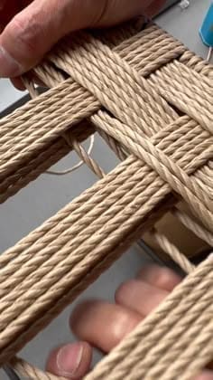découvrez les tendances 2025 de l'empaillage de chaise : techniques modernes, matériaux écologiques et conseils pour restaurer ou créer des sièges authentiques et durables.