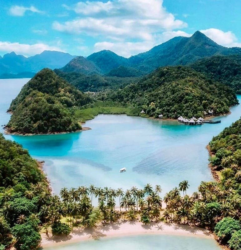 découvrez notre guide complet sur amphoe ko chang, une destination idéale pour les amoureux de la nature et des paysages paradisiaques. explorez les plages magnifiques, les activités nautiques, et les attractions culturelles de cette île thaïlandaise incontournable.