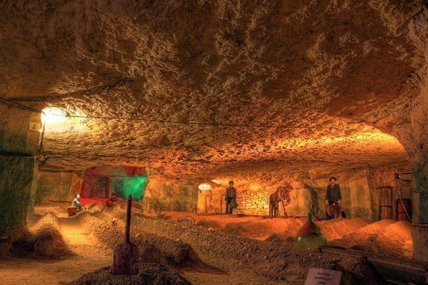 découvrez les joyaux de varenne-sur-loire : patrimoine, paysages fluviaux et trésors cachés au cœur de la vallée de la loire. laissez-vous séduire par cette destination authentique et pleine de charme.