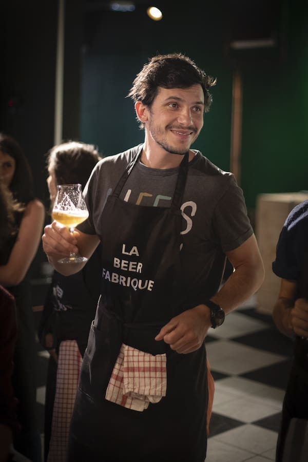 découvrez 'brassé : l'art des boissons maison', un guide incontournable pour maîtriser l'art de préparer vos boissons artisanales chez vous. recettes, astuces et techniques pour des boissons savoureuses et originales.