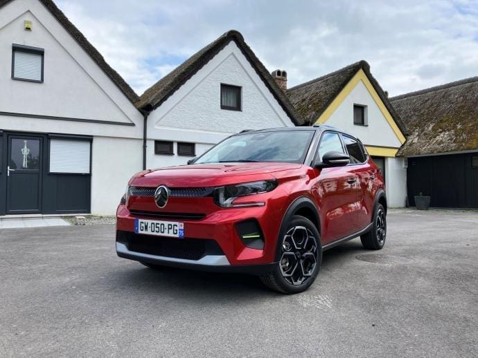 découvrez comment citroën révolutionne le marché avec des prix agressifs sur la ë-c3, défiant la twingo e-tech en alliant économie et innovation électrique.