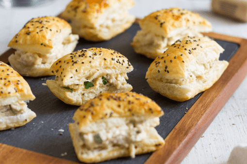 découvrez la fougasse d'antan, une recette traditionnelle revisitée alliant saveurs authentiques et touche moderne, parfaite pour vos moments gourmands.