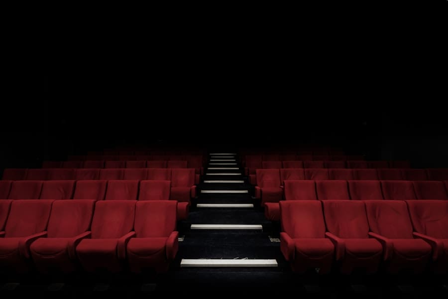 Profiter du cinéma et des spectacles à tarif réduit est possible grâce à de nombreux dispositifs accessibles.