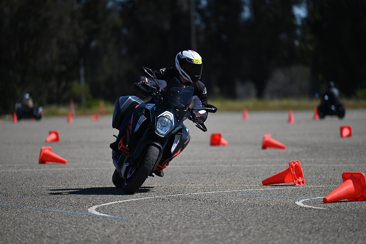 parcours moto cônes